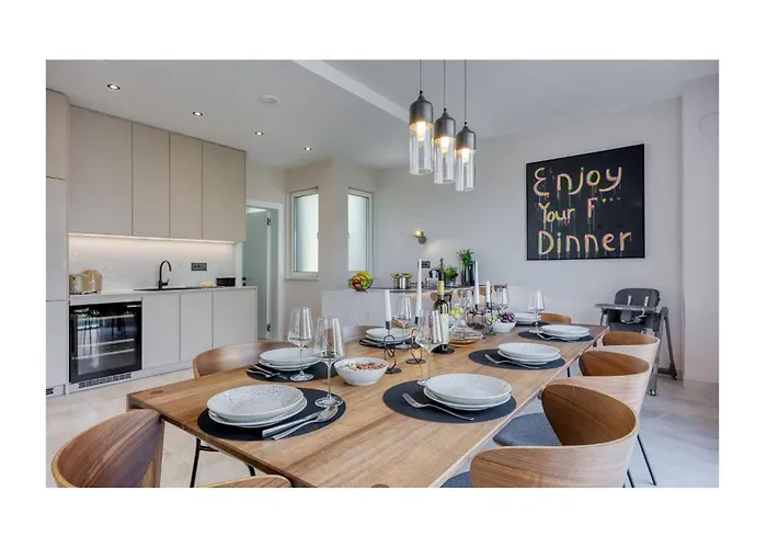 Stunning In Semesterbostad Crikvenica